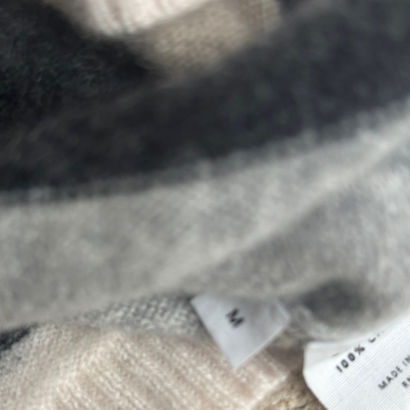 NAADAM 100% cashmere Striped Gray and Black Sweater medium - Picture 3 of 4